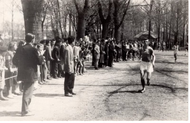 Iskolások mezei futóversenye a Népkertben