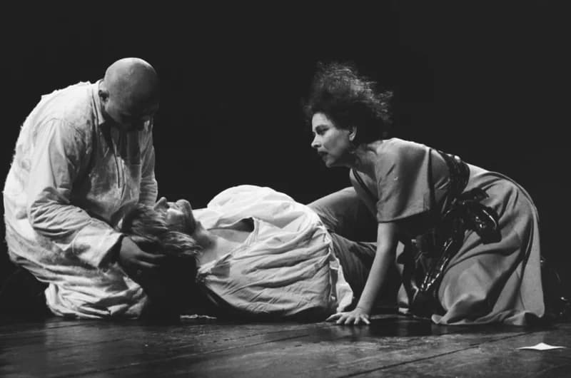 Tömöry Péter (r.), Tolnai Ottó: Paripacitrom 