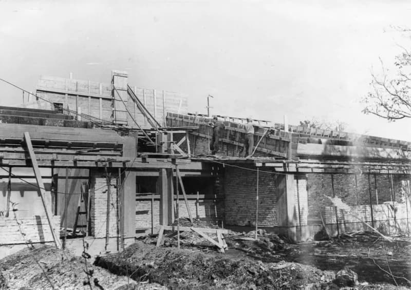 A temerini iskola építése