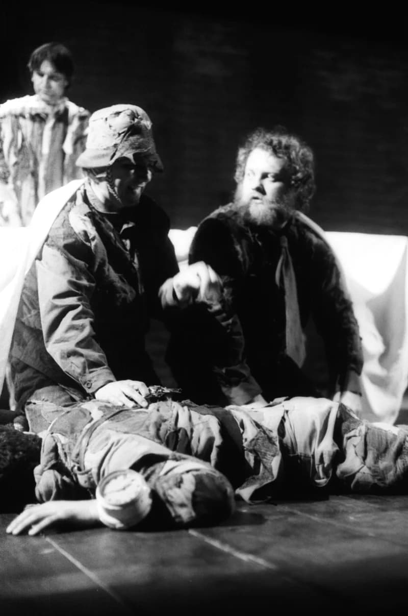 Mrozek: Ház a határon