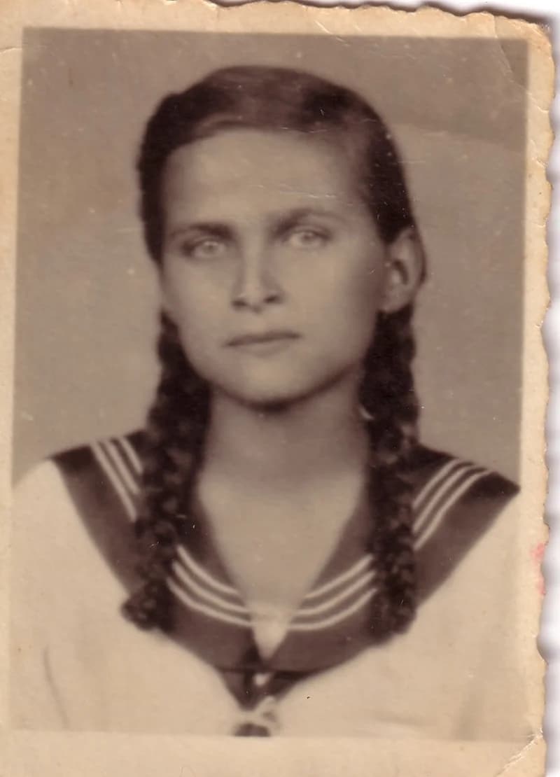 Ismeretlen copfos lány