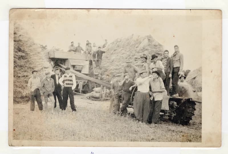 A Toldi család cséplőgépe