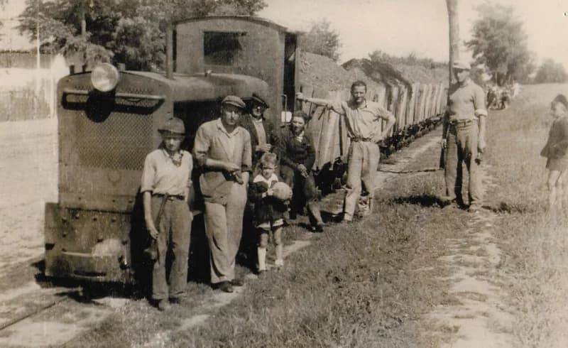 Cukorrépa szállító kisvonat a moholi Nagyvölgy-Kishegyes-Csengettyűs vonalon, Gunarasnál 