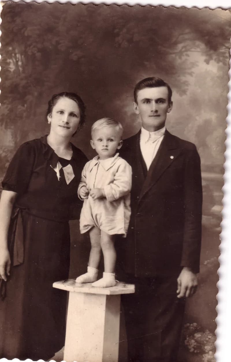 Kis István családjával