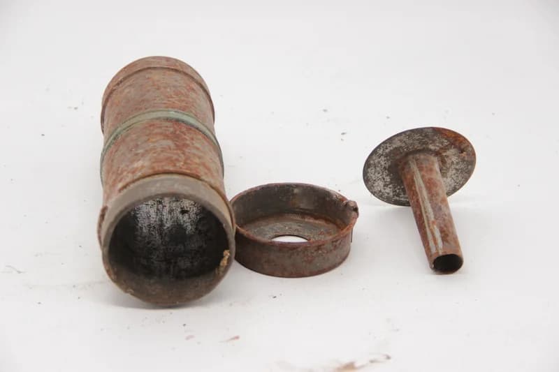 Kolbásztöltő fémrészei