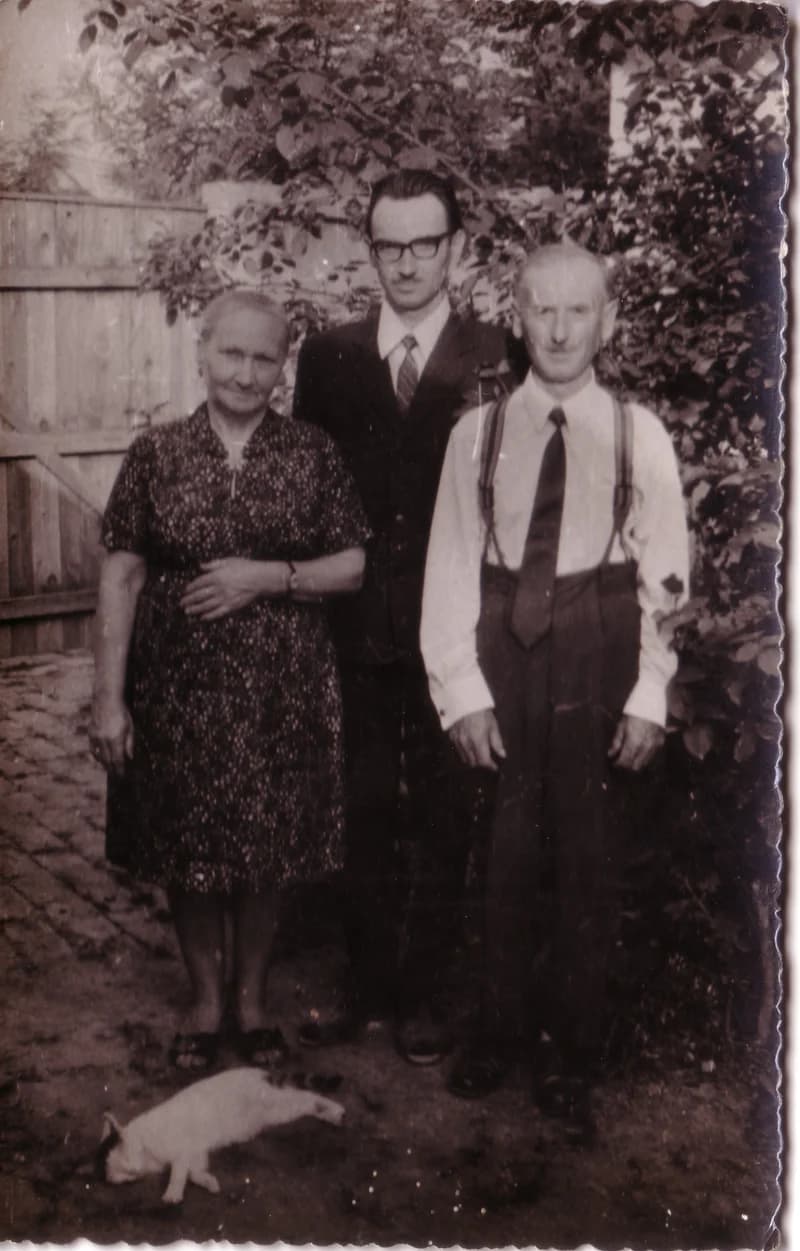 Nagy Lázár szüleivel