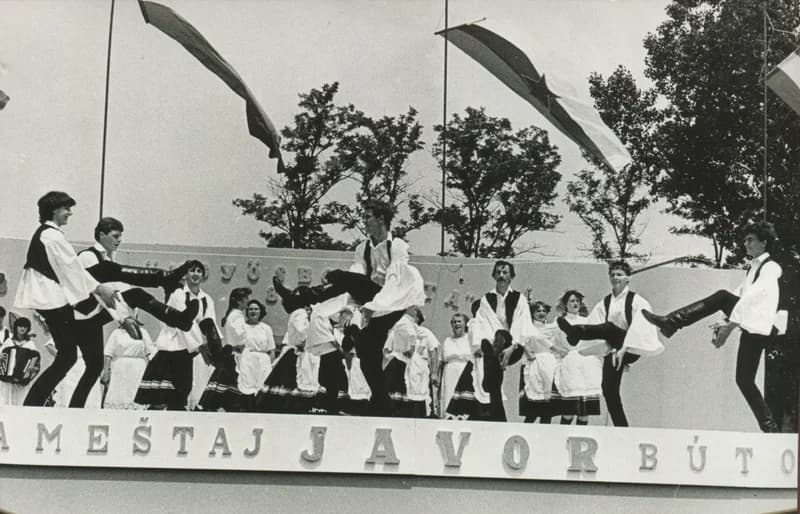 XX. Gyöngyösbokréta – Néptáncosok fellépése