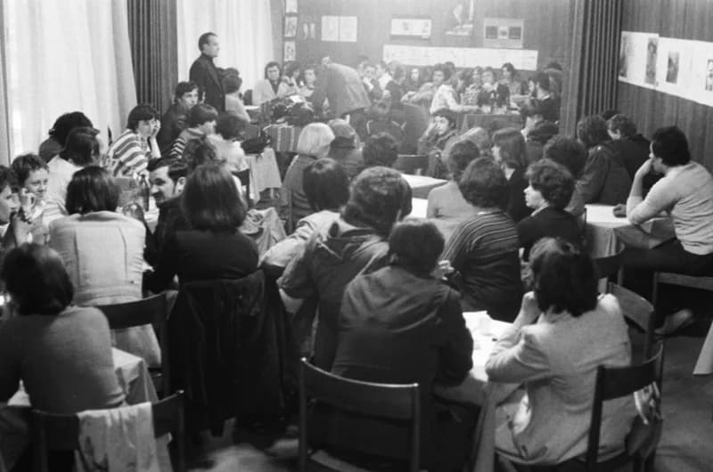 KMV - Becsei Önképzőkörösök a Fórum Klubban