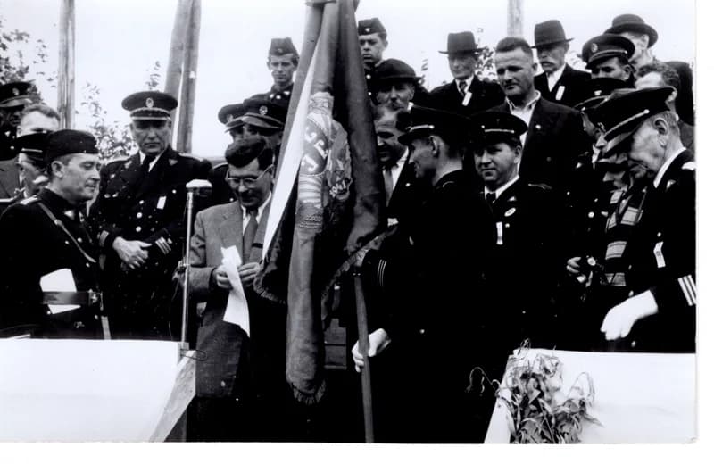 Ünnepi zászlóátadás