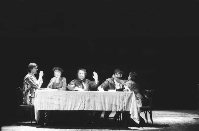 Mrozek: Ház a határon