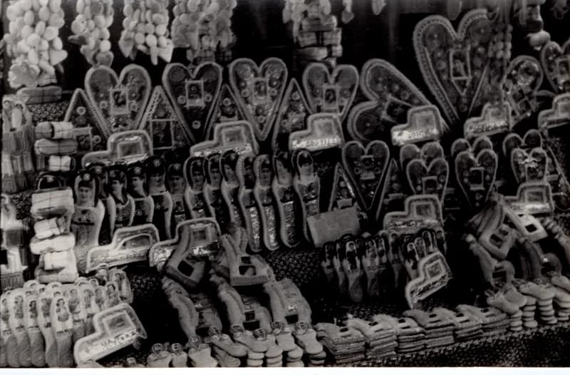 Mézeskalácsosok a Kossuth Lajos utcában