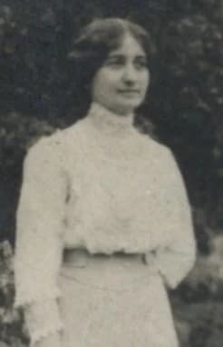 Schwella Nusi tanító