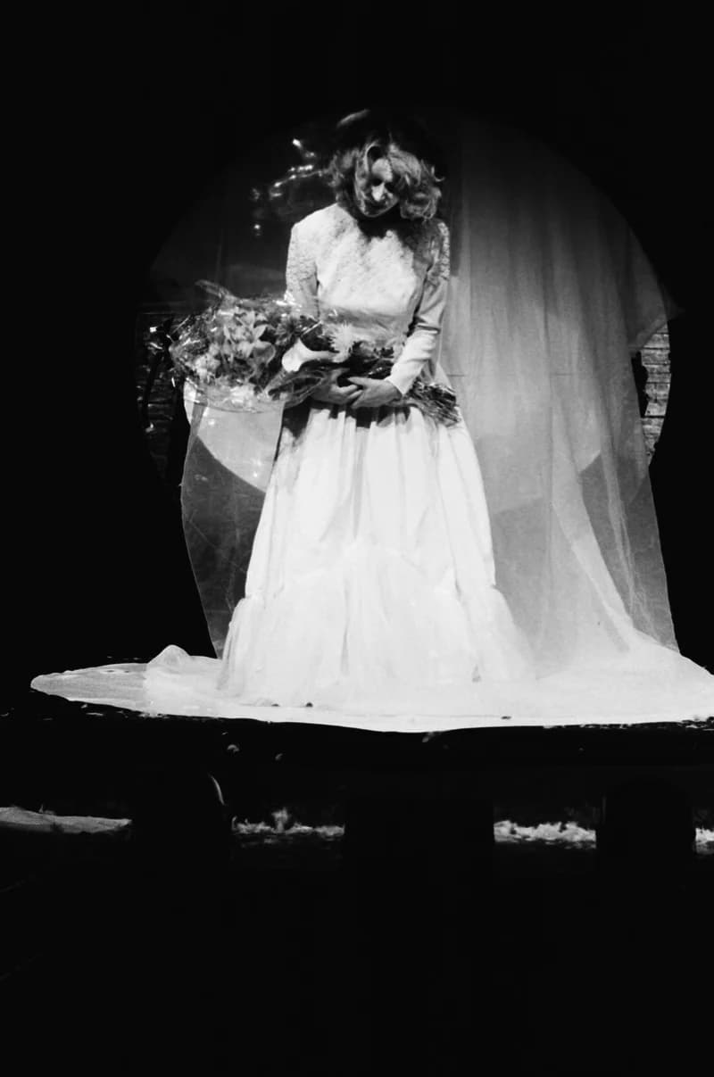 Tolnai: Izéke homokozója, Bayer II.