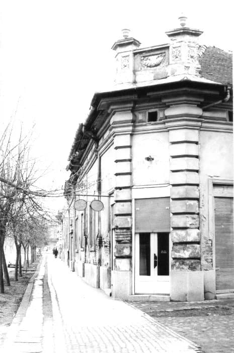 Az Ősz utca és az Adai utca sarkán