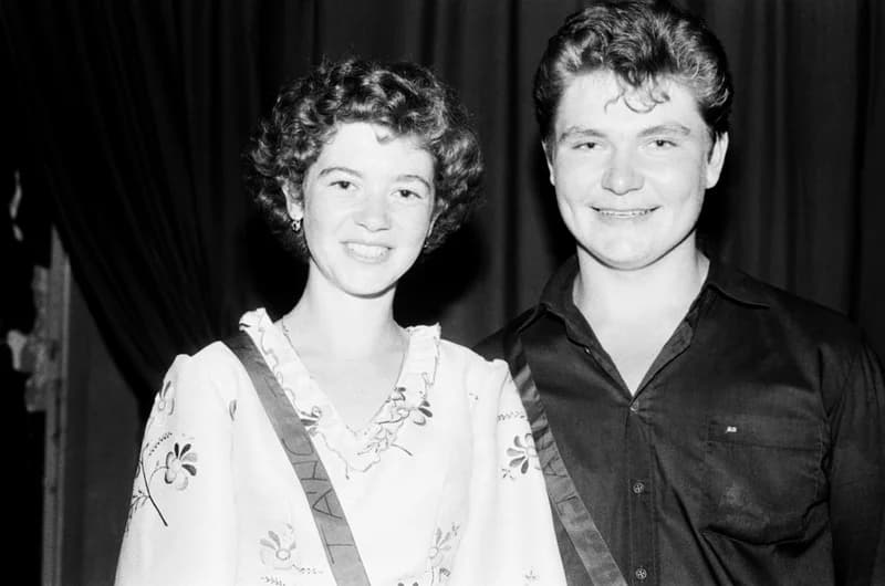 Tánciskola vizsgabál Kispiacon