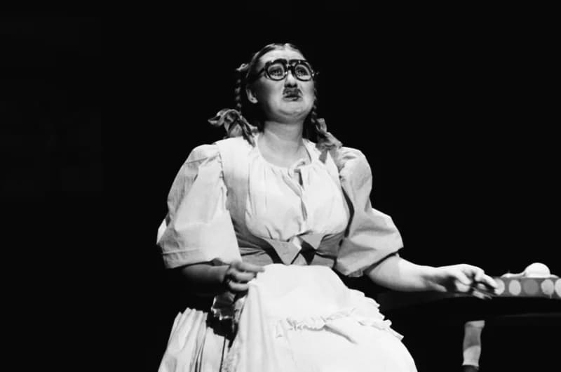 Tóth E.: A falu rossza, avagy a negyedik ablak /r.: Hernyák Gy./