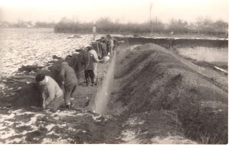 Rámolás az adai Petőfi téglagyárnál
