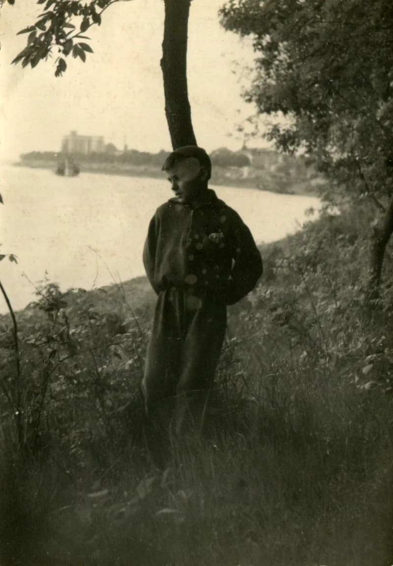 Bernes László a Tisza-parti ártéri erdőnél