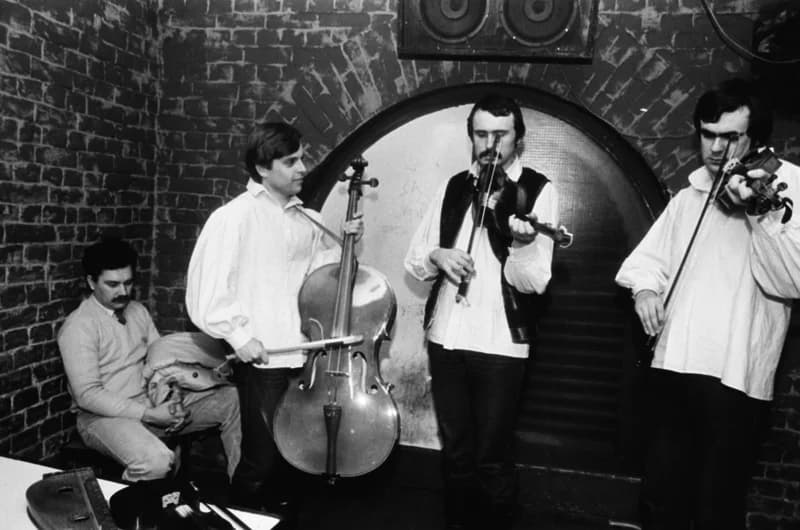 A Hívogató együttes az Ifjúsági Tribün pincéjében