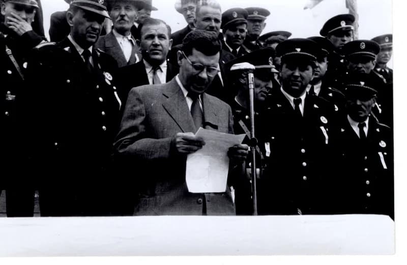 Györe Imre beszámolót tart