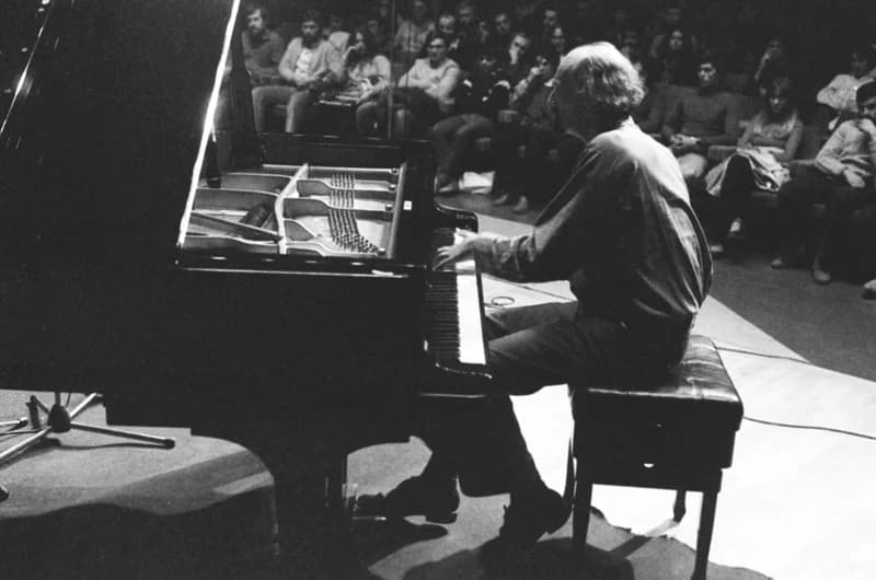 Szabados György /M-Stúdió/