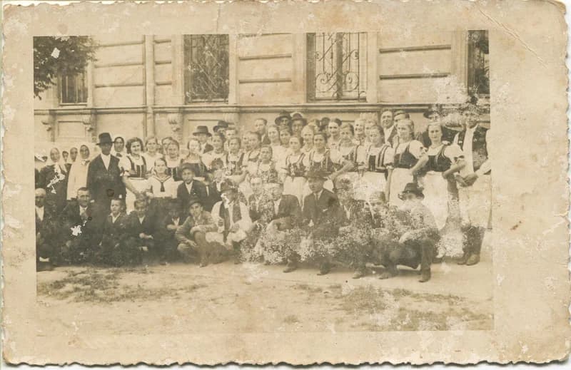  Keresztyén Ifjúsági Egyesület tagjai 