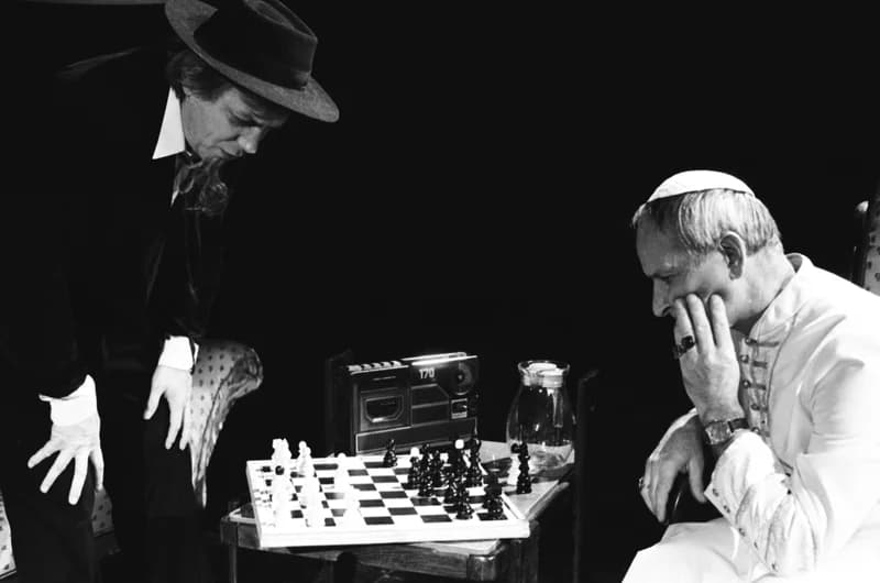 Aznap, amikor a pápát elrabolták