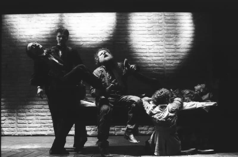 Mrozek: Ház a határon