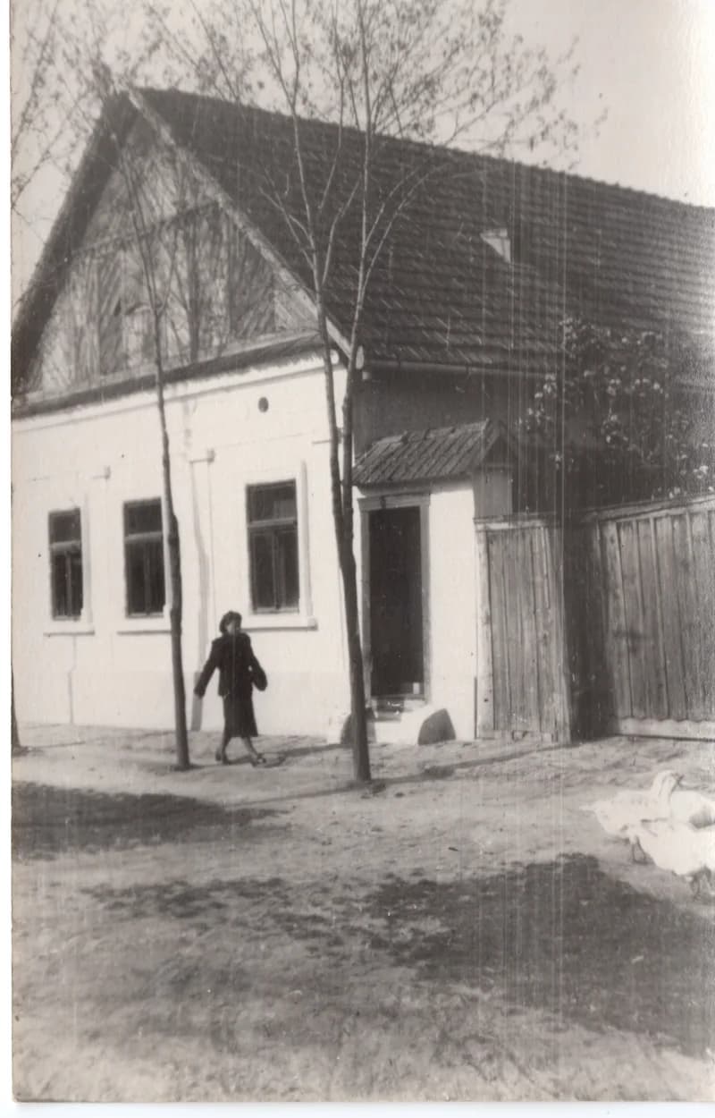 Napsugaras-kazettás oromzat