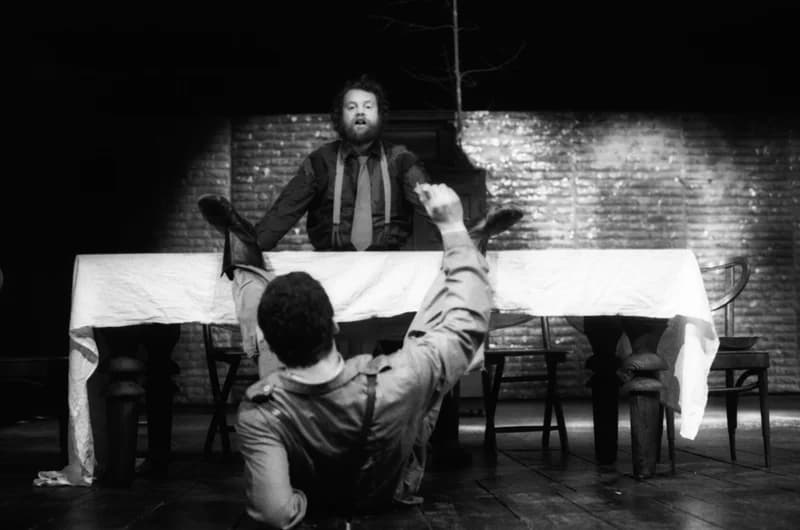 Mrozek: Ház a határon