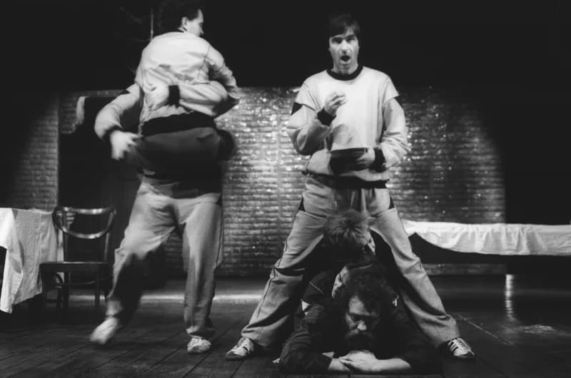 Mrozek: Ház a határon