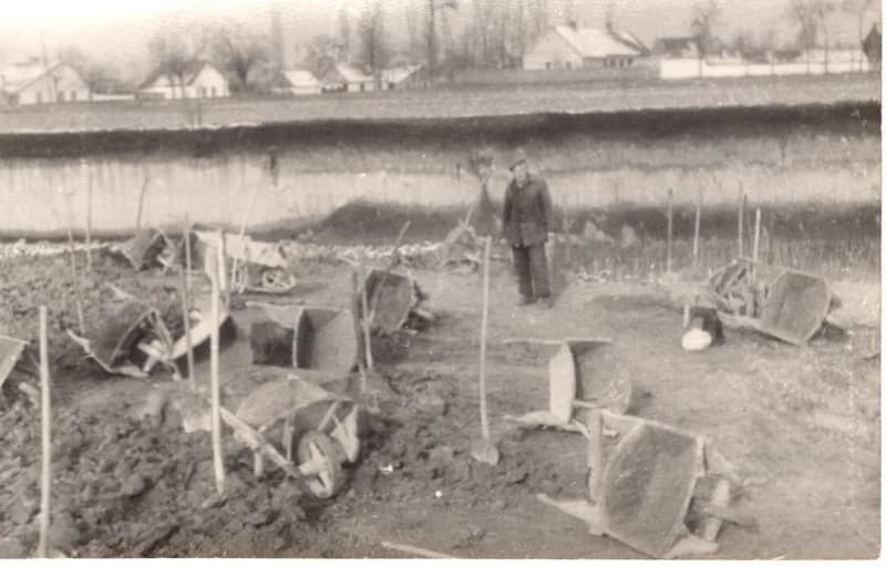 Rámolás az adai Petőfi téglagyárnál