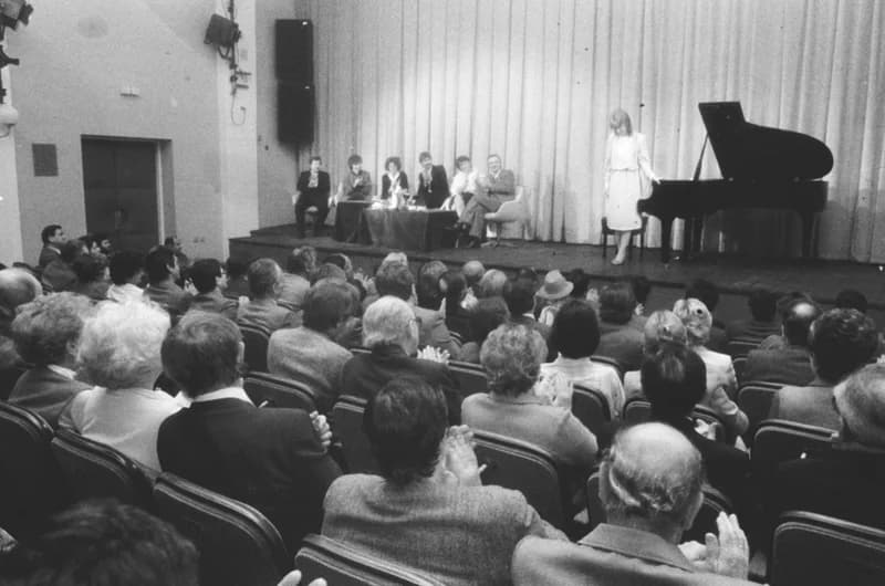 Az újvidéki színház épületének átadója