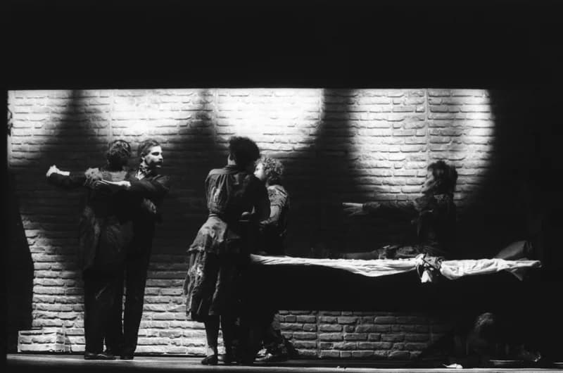 Mrozek: Ház a határon