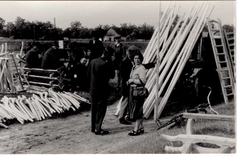 Bognárok a vasút mellett