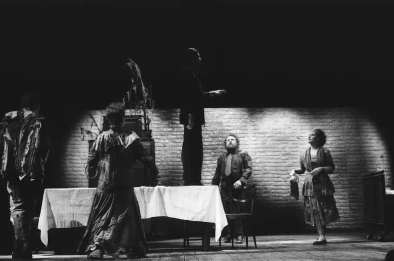 Mrozek: Ház a határon