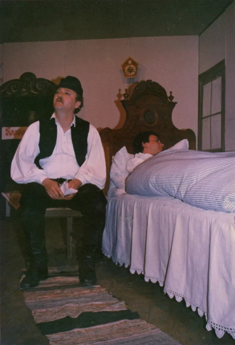 Az egyesület színjátszóinak előadása: Tamási Áron: Énekes madár