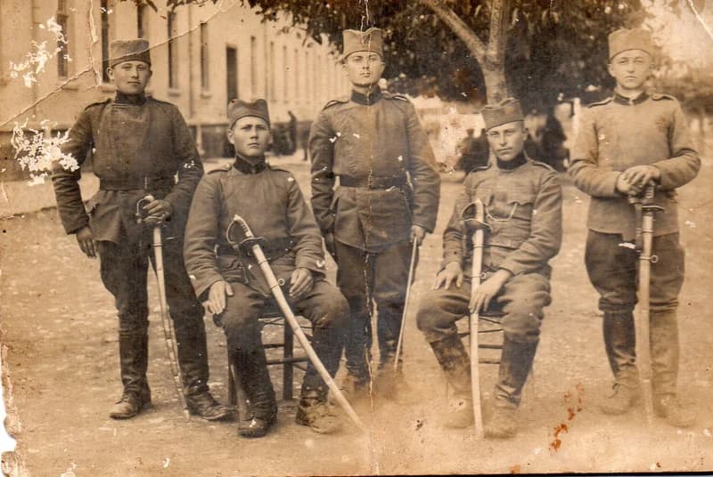 Ifj. Dudás Mátyás és cimborái a Jugoszláv Királyi Seregben, Valjevo közelében