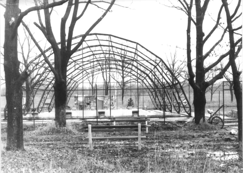 Fedett uszoda Zentán a Népkertben