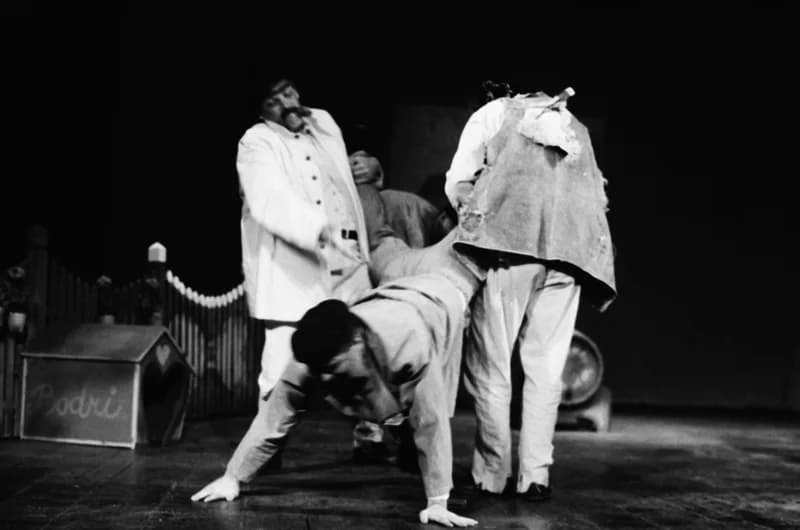 Tóth E.: A falu rossza, avagy a negyedik ablak /r.: Hernyák Gy./