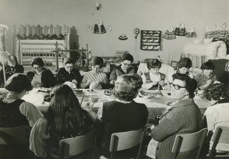 Az egyesület varrottas csoportjának népművészeti kiállítása