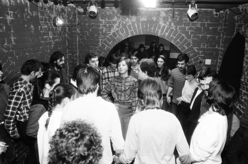 A Hívogató együttes az Ifjúsági Tribün pincéjében