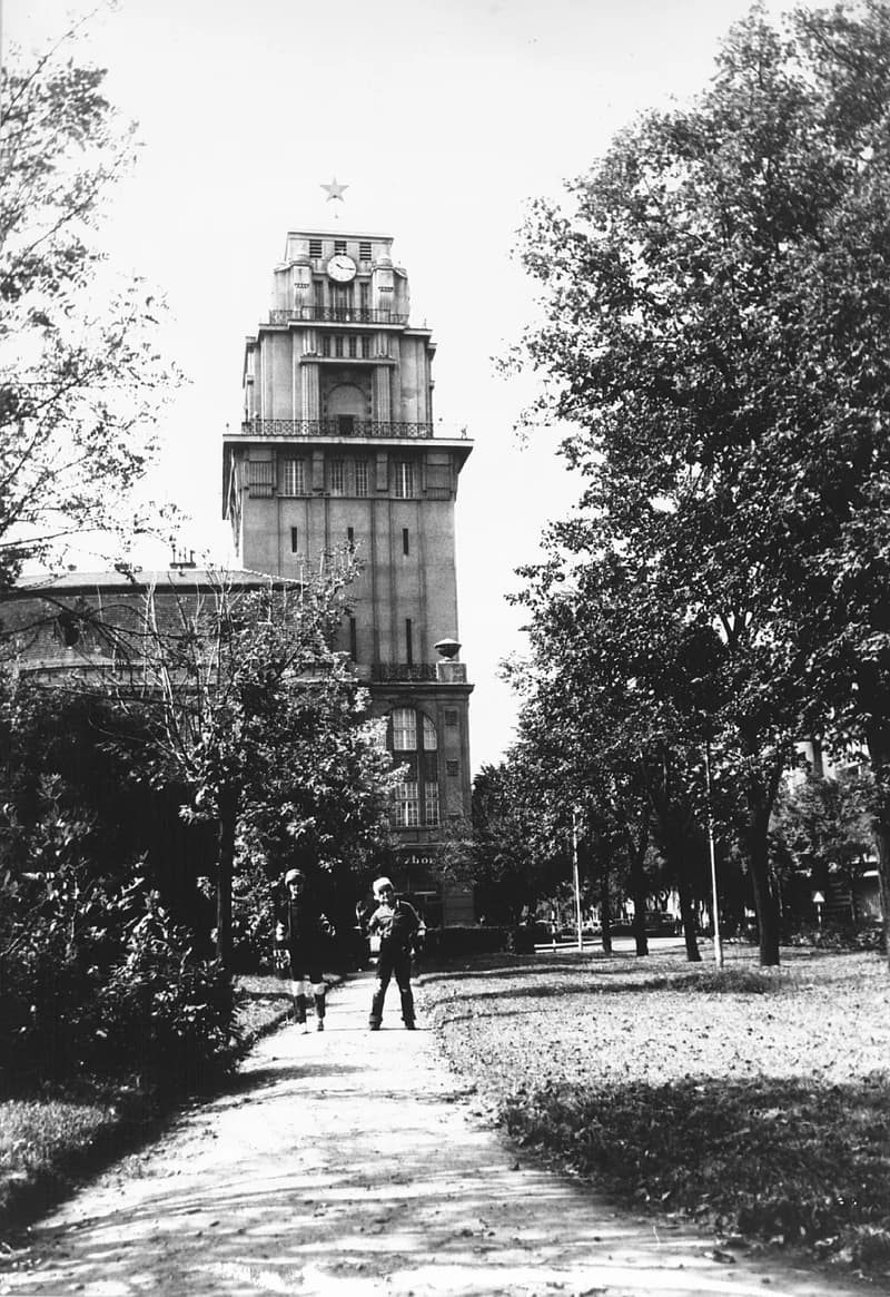 A városi park  és a városháza a 70-es években