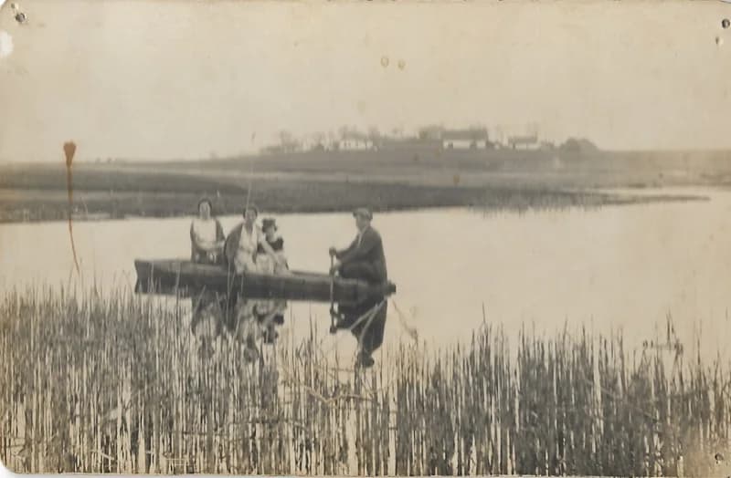 Csónakázás a nagyvölgyön is átívelő Csik-éren