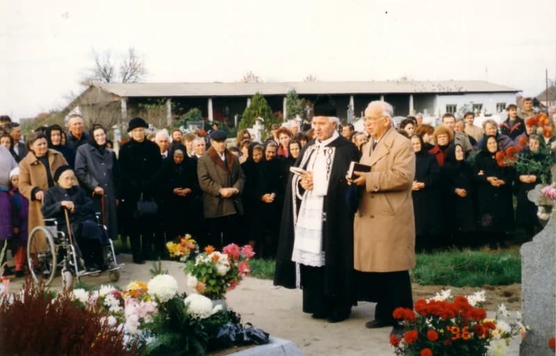 Emlékmű szentelés