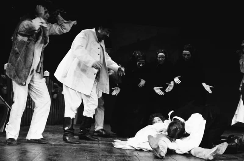 Tóth E.: A falu rossza, avagy a negyedik ablak /r.: Hernyák Gy./