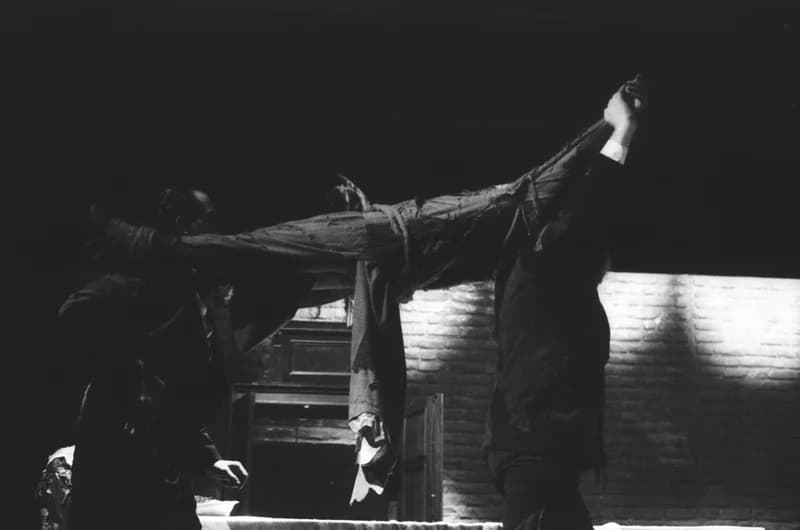 Mrozek: Ház a határon