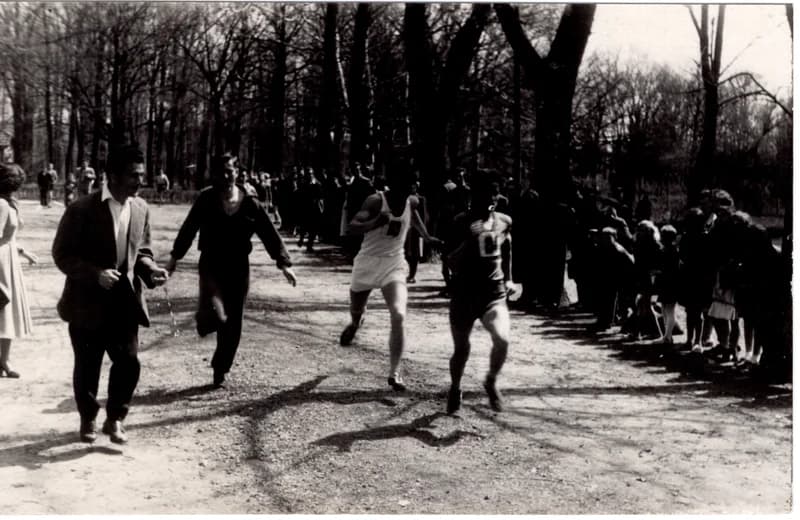 Iskolások mezei futóversenye a Népkertben