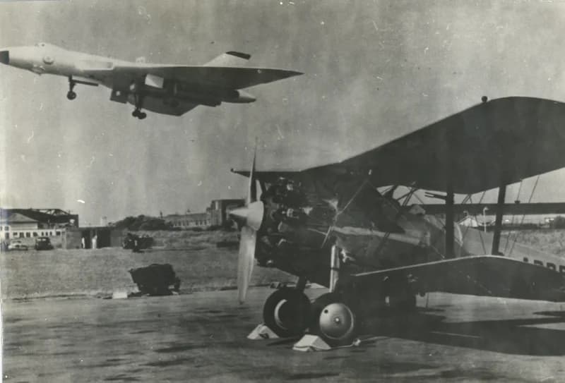 Pilóták kiképzése a cseneji reptéren