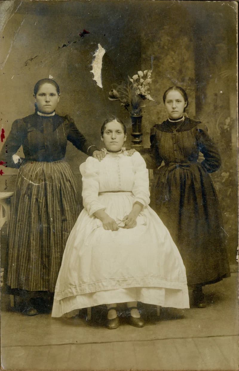 Hertelendyfalvi lányok